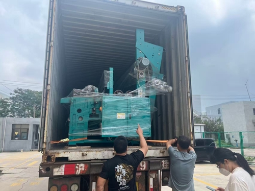 Ceres Machinery expédie plusieurs cisailles à tapis en Inde et en Égypte